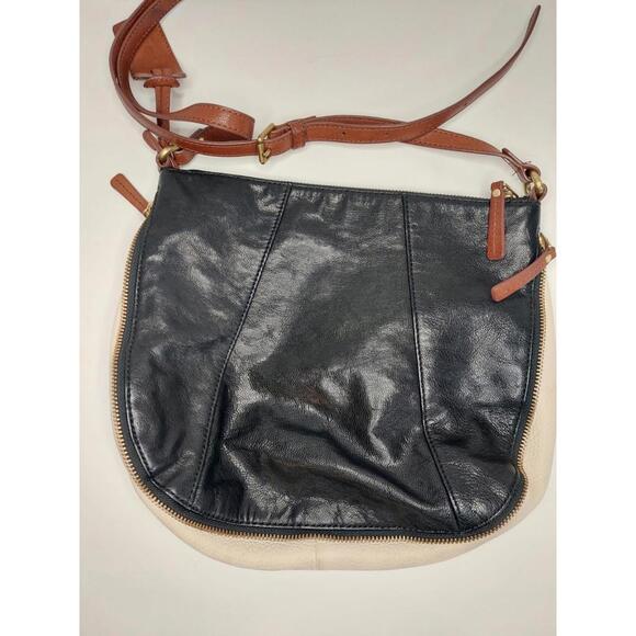 Fossil Purse Black Genuine Leather Tote Hobo Style Unzips To White Bottom - Picture 3 of 9